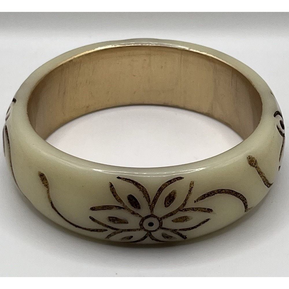 Vintage Carved  Bangle Bracelet – Brown Floral Motif on Cream 1950s-60s Retro